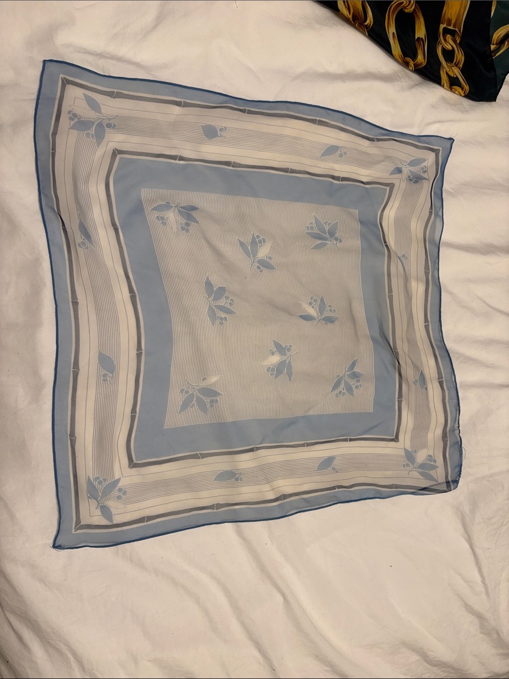 Scarf bundle - Picture 11 of 11